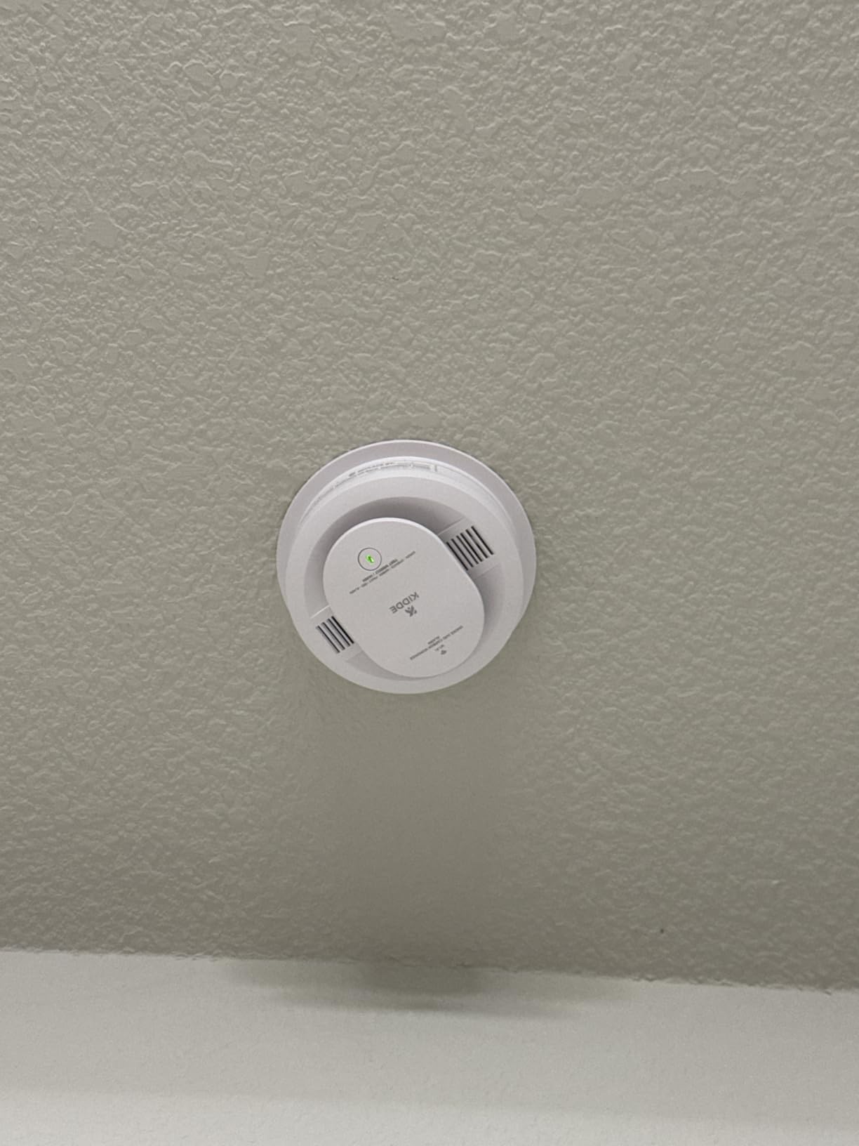 Kidde Hardwired Kidde App Enabled Smart Smoke and Carbon Monoxide Detector, AA Battery Backup, Voice Alerts, Interconnected Alarm customer photo 2
