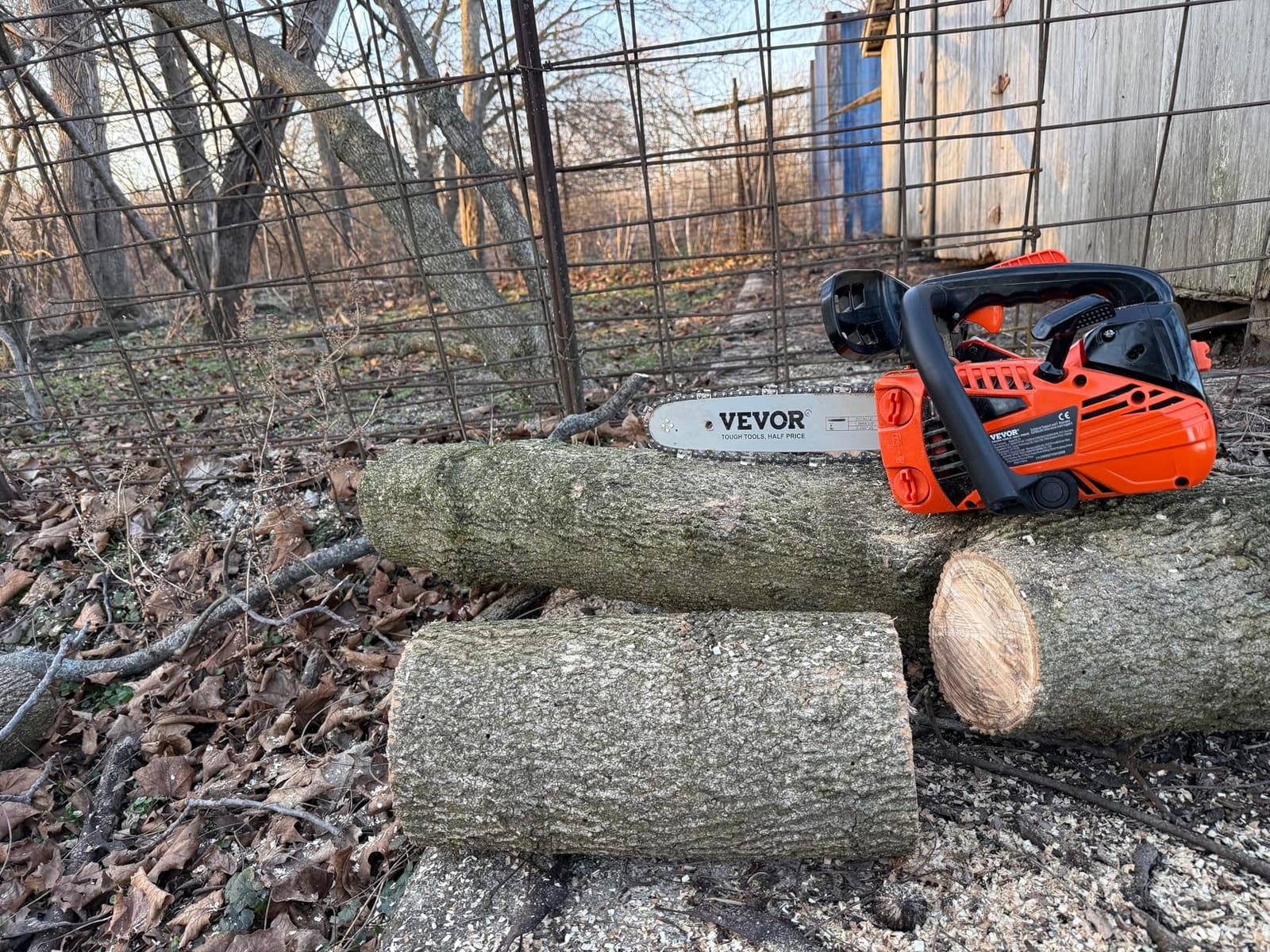 VEVOR 20inch 62CC Gas Powered Chainsaw, 3.8 HP 2 Stroke Engine Gas Power Chainsaws with Non-Slip Handle, Gas Chainsaws with Dual Fuel Tanks, For Wood Cutting, Tree Trimming, and Land Clearing customer photo 1