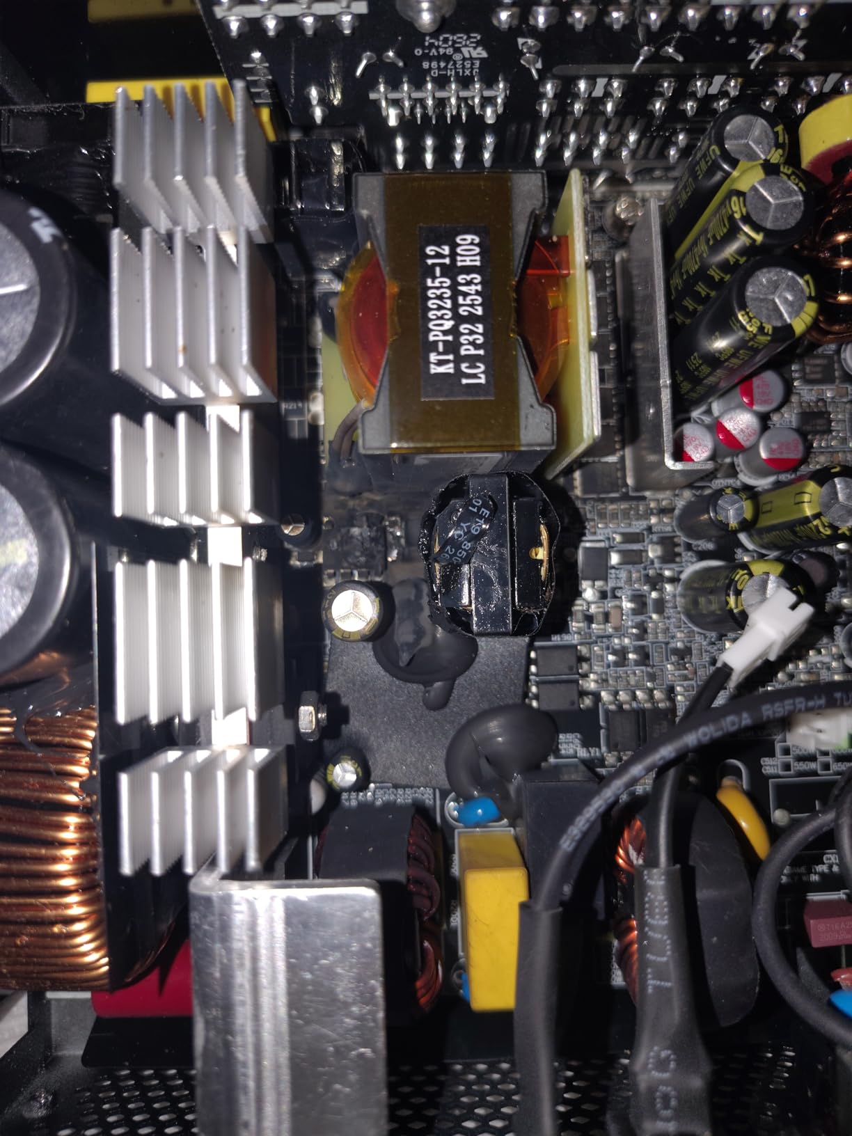1000W Fully Modular Power Supply, 80+ Gold PSU, ATX 3.1 & PCIe 5.1 Ready, Native Dual-Color 12V-2x6 Cable, RGB Low-Noise Smart Fan, 105°C-Rated Capacitors, Black customer photo 1