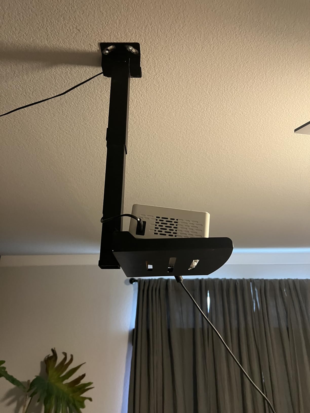 PUTORSEN Adjustable Projector Ceiling Mount, Wall or Ceiling, 22 lbs, Small customer photo 1