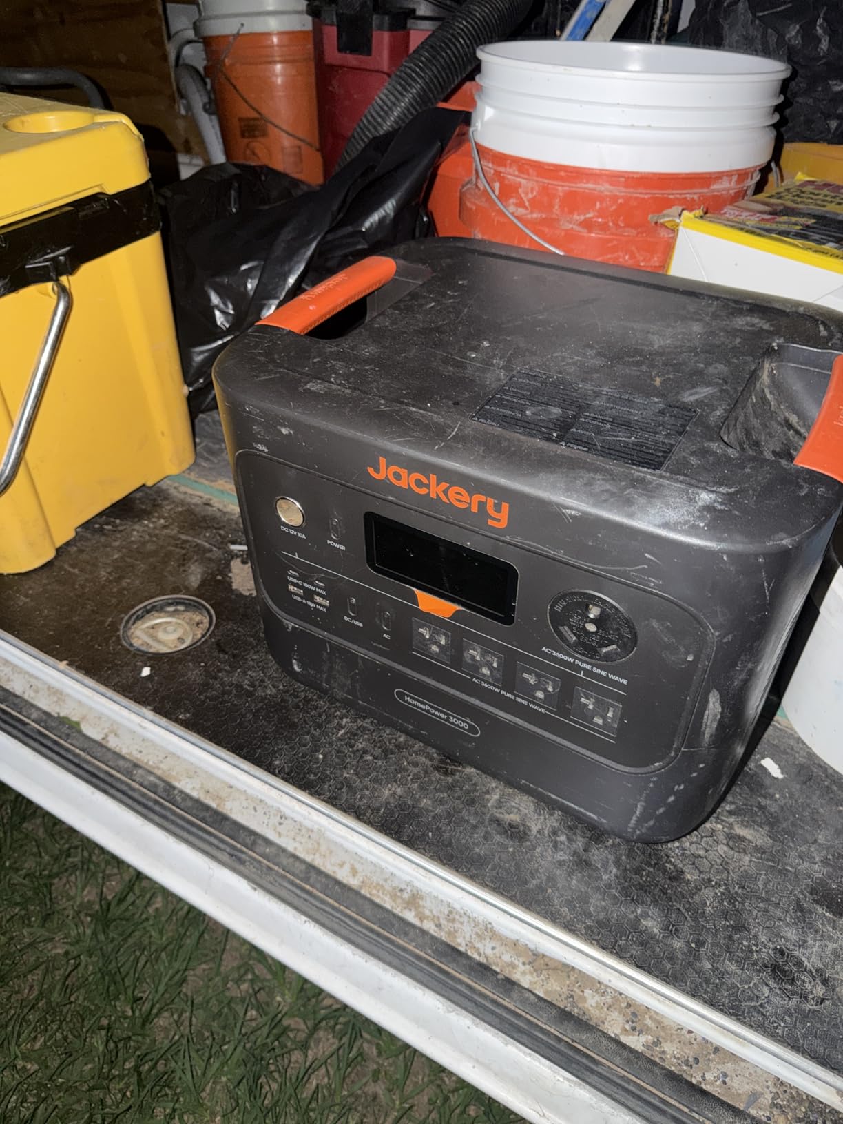 Jackery HomePower 3000 and 2x200W Solar Panels, 3072Wh, 3600W AC Output customer photo 2