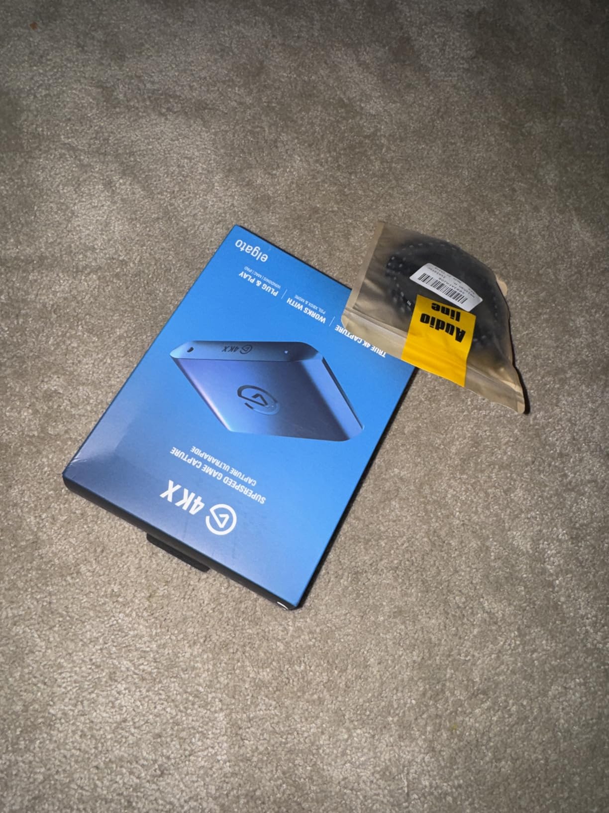 Elgato 4K S Capture Card for PS5, Xbox Series X/S, Switch 2 | 4K60 capture, 1440p120 or 1080p240 passthrough, HDR10 support, Near-zero latency, USB-C, Analog audio input customer photo 1
