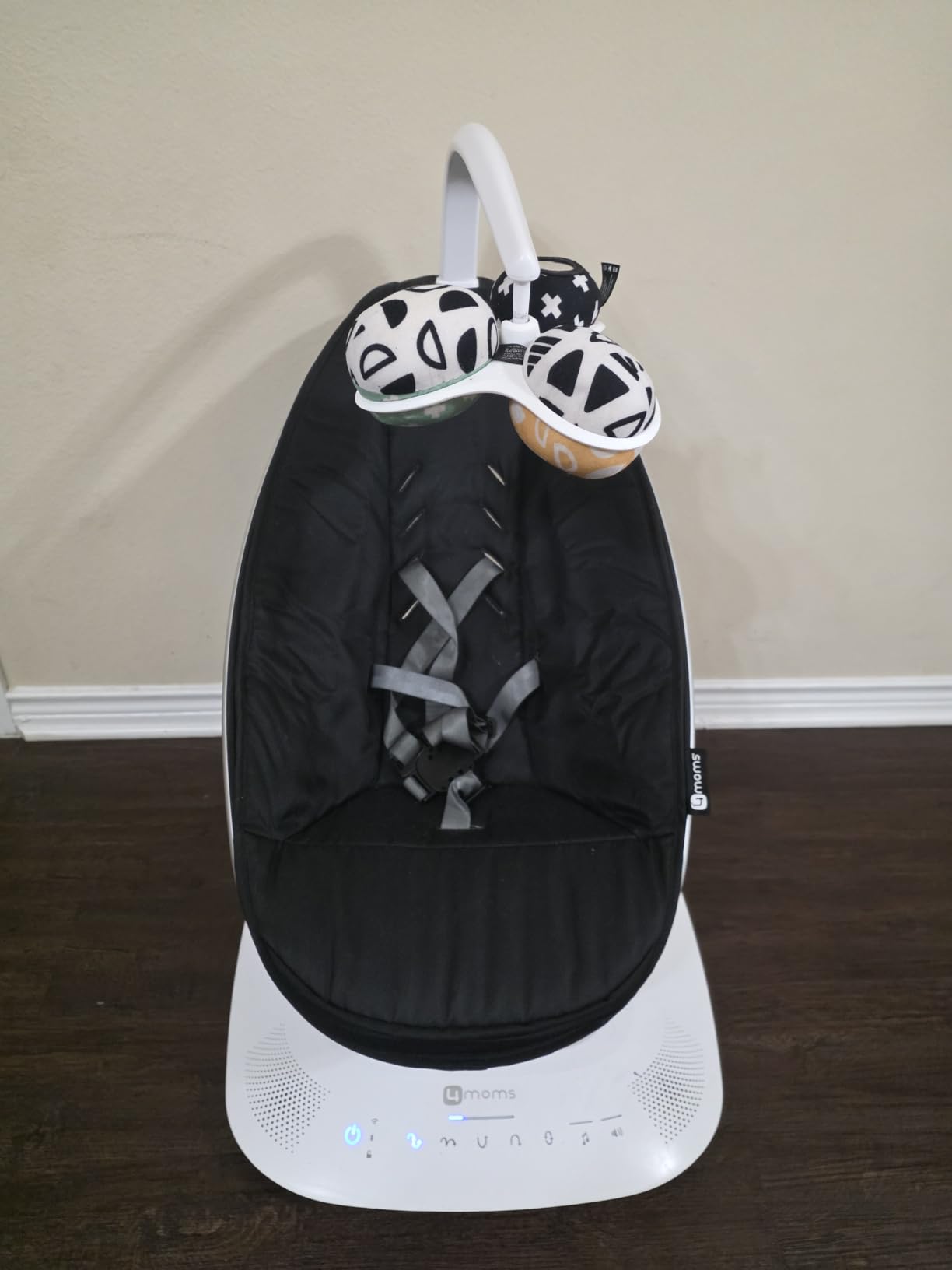 UPPAbaby Mamaroo Smart Swing with MotionSync & Newborn Insert - Jake customer photo 2
