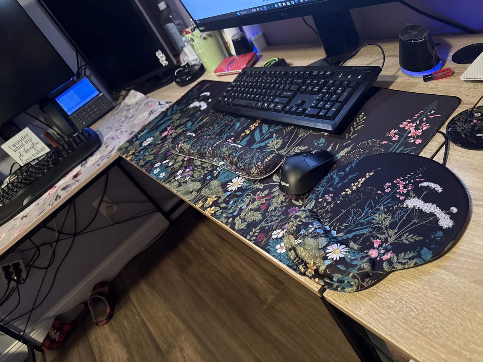 iCasso Desk Mat, Big Desk Pad,XXL Gaming Mouse Pad, Dark Green customer photo 1