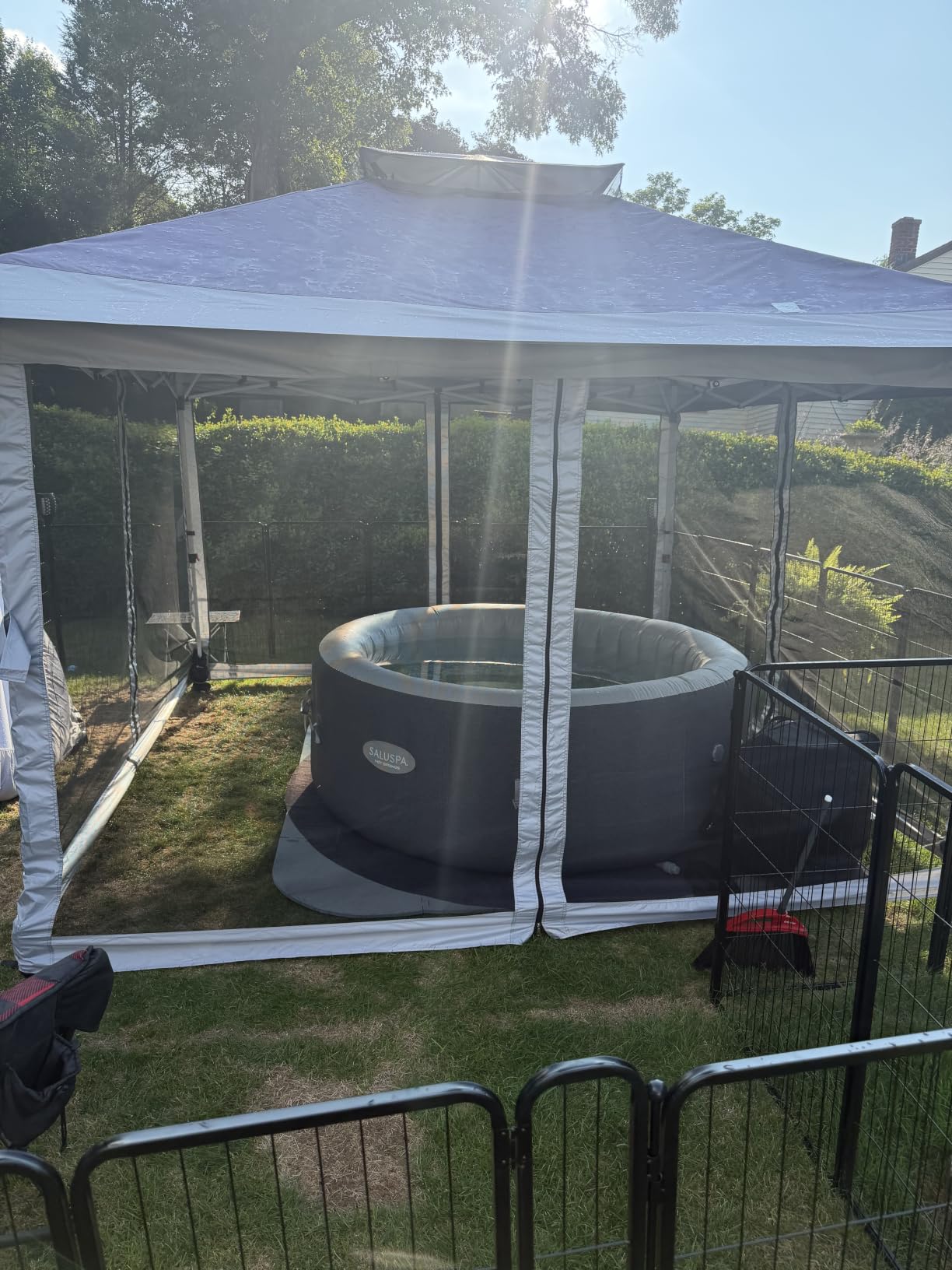 SaluSpa Hot Springs 4-6 Person Round Inflatable Hot Tub, Energy-Efficient customer photo 2