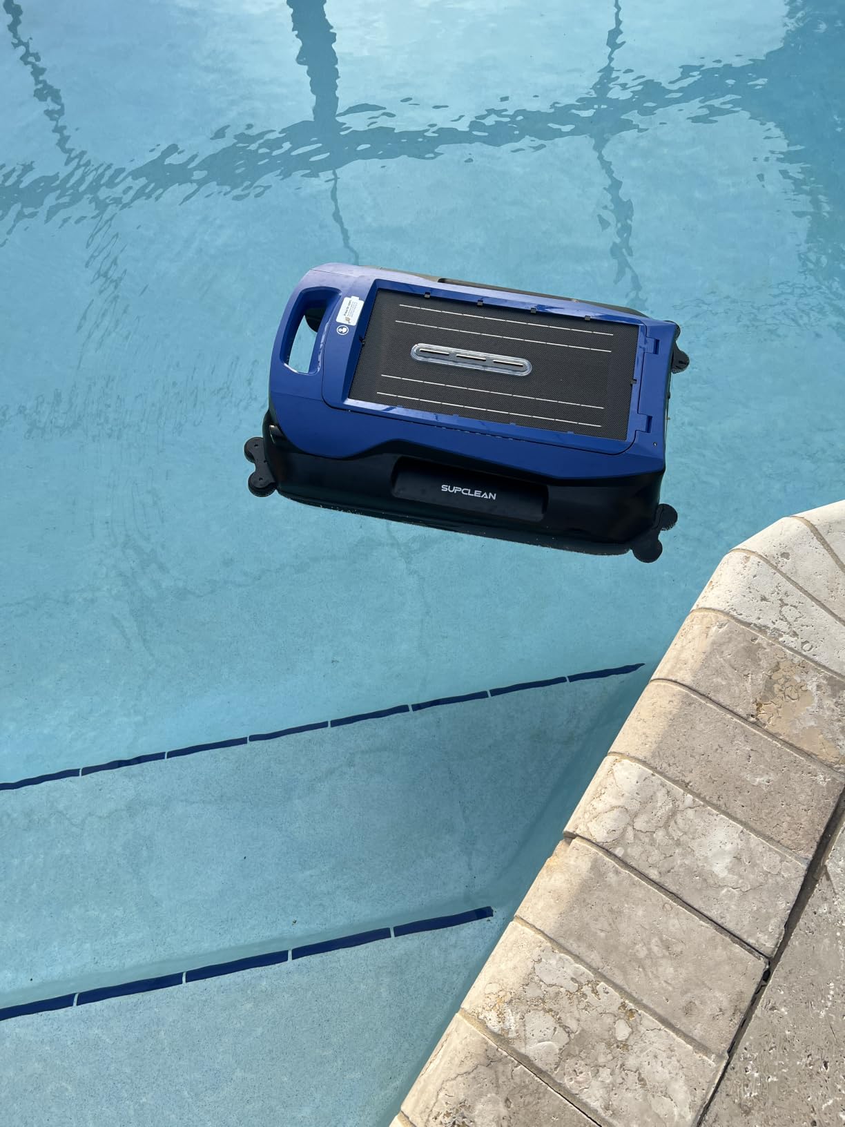 24/7 Solar Powered Automatic Electric Pool Skimmer Robot with APP Support Floating Surface Cleaner for Above Inground Pool,Auto Robotic Pool Skimmer with Efficient Solar Breeze(Blue) customer photo 1