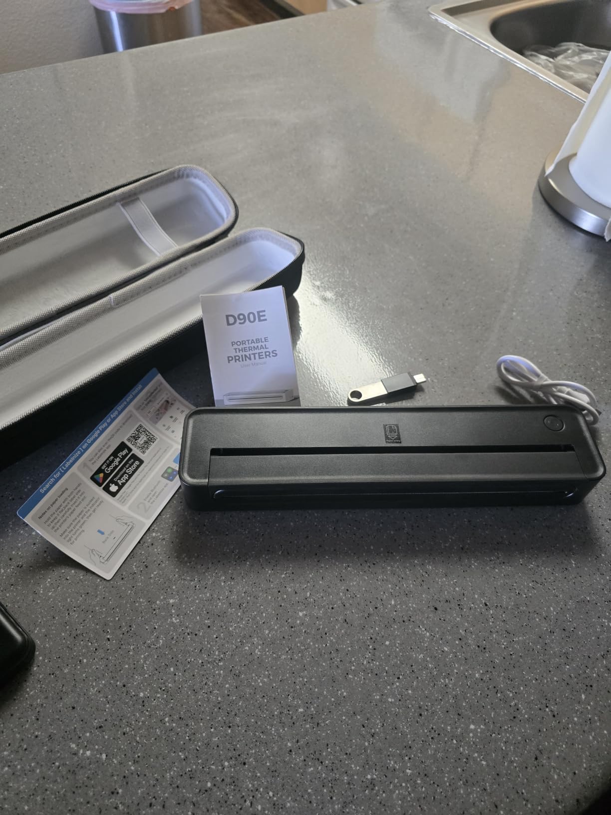 D90E Inkless Portable Thermal Printer with Case – 8.5