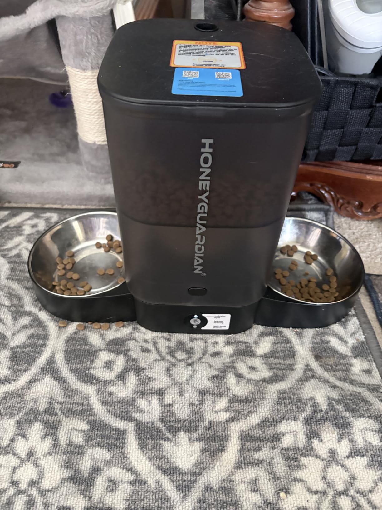 HoneyGuaridan 5L Automatic Cat Feeder for Two Cats, 2.4/5G WiFi Smart Feed Pet Feeder with Stainless Steel Bowl,APP Control Dispenser, Dual Power Supply,Desiccant Bag,10s Meal Call Black customer photo 1