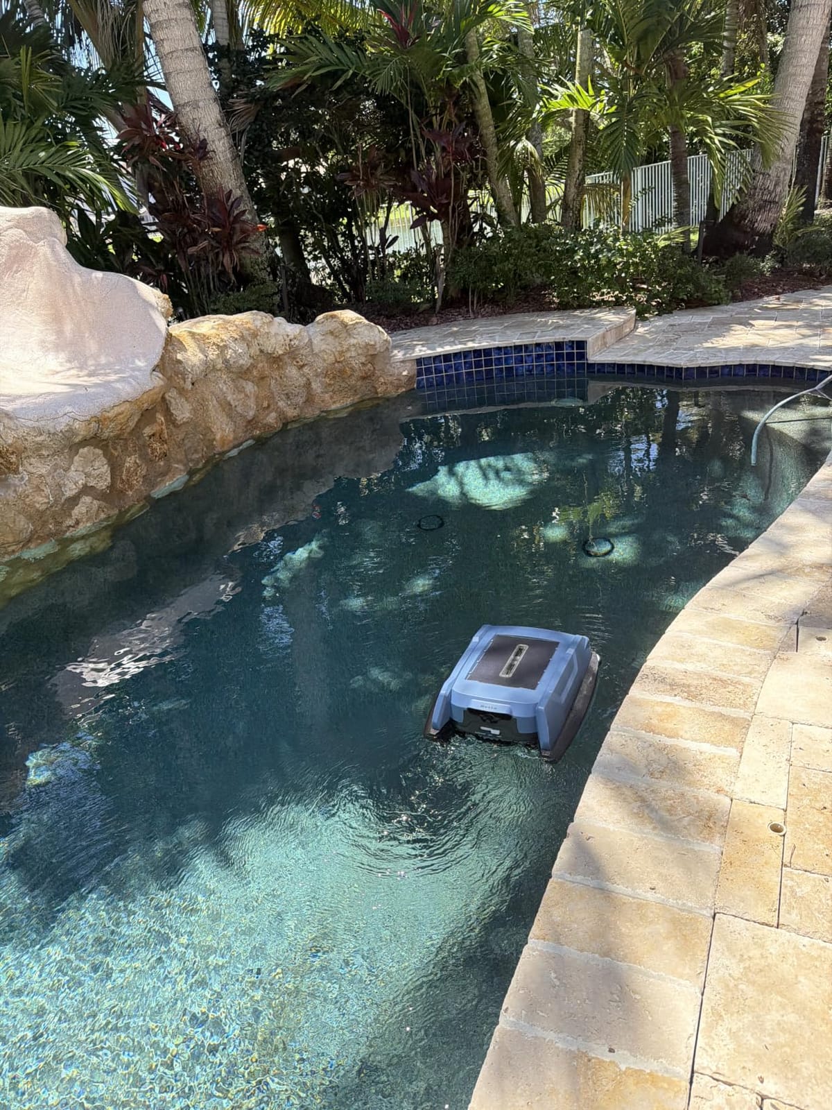Betta Neo Solar-Powered Robotic Pool Skimmer with App Control & Ultra Long-Range Gateway System, Weather-Adaptive & Scheduled Cleaning, Dual Charging Options, for In-Ground & Above-Ground Pools (Blue) customer photo 2