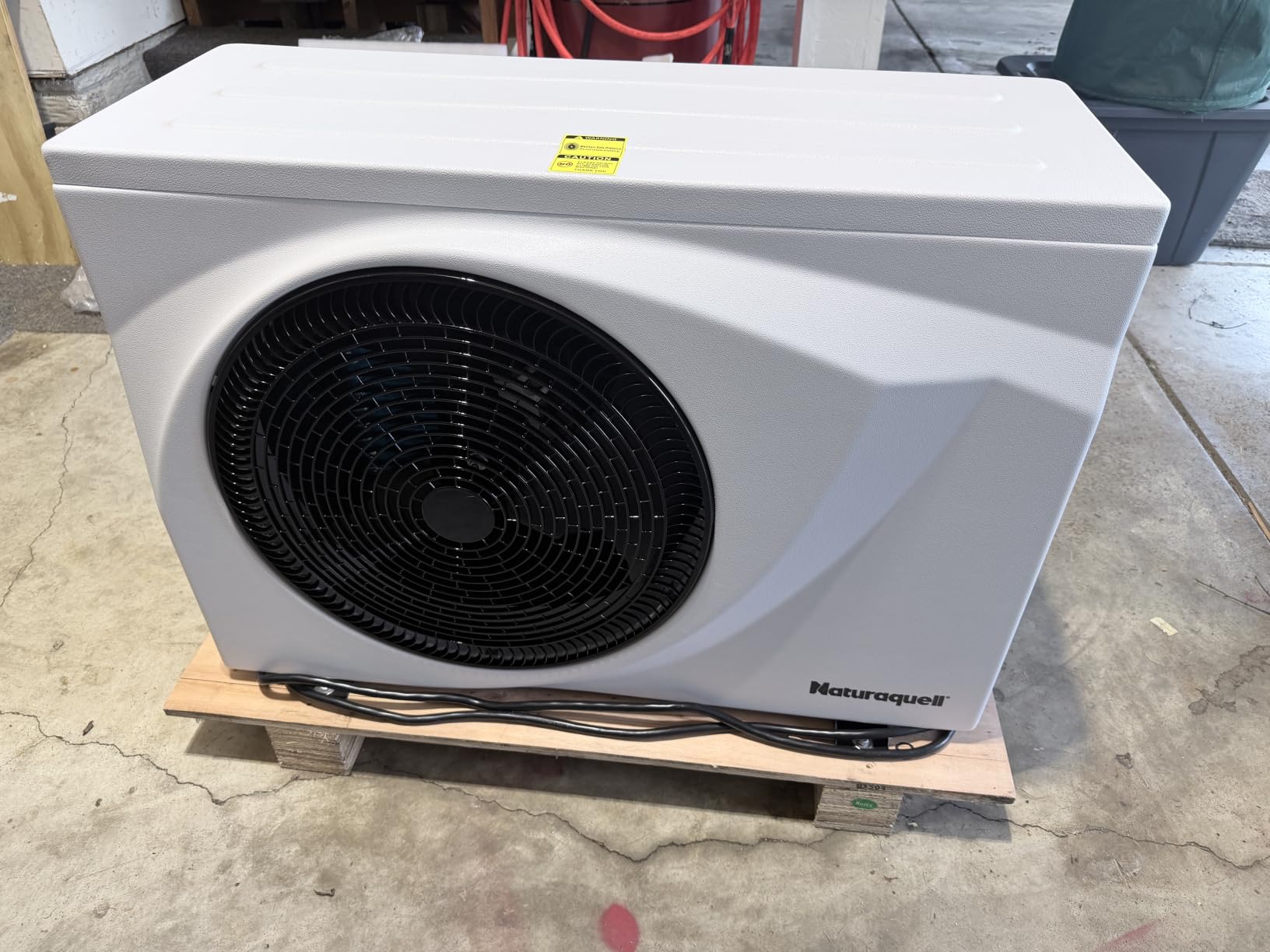 Swimming Pool Heat Pump, 18,000 BTU, 5,200 Gal customer photo 1