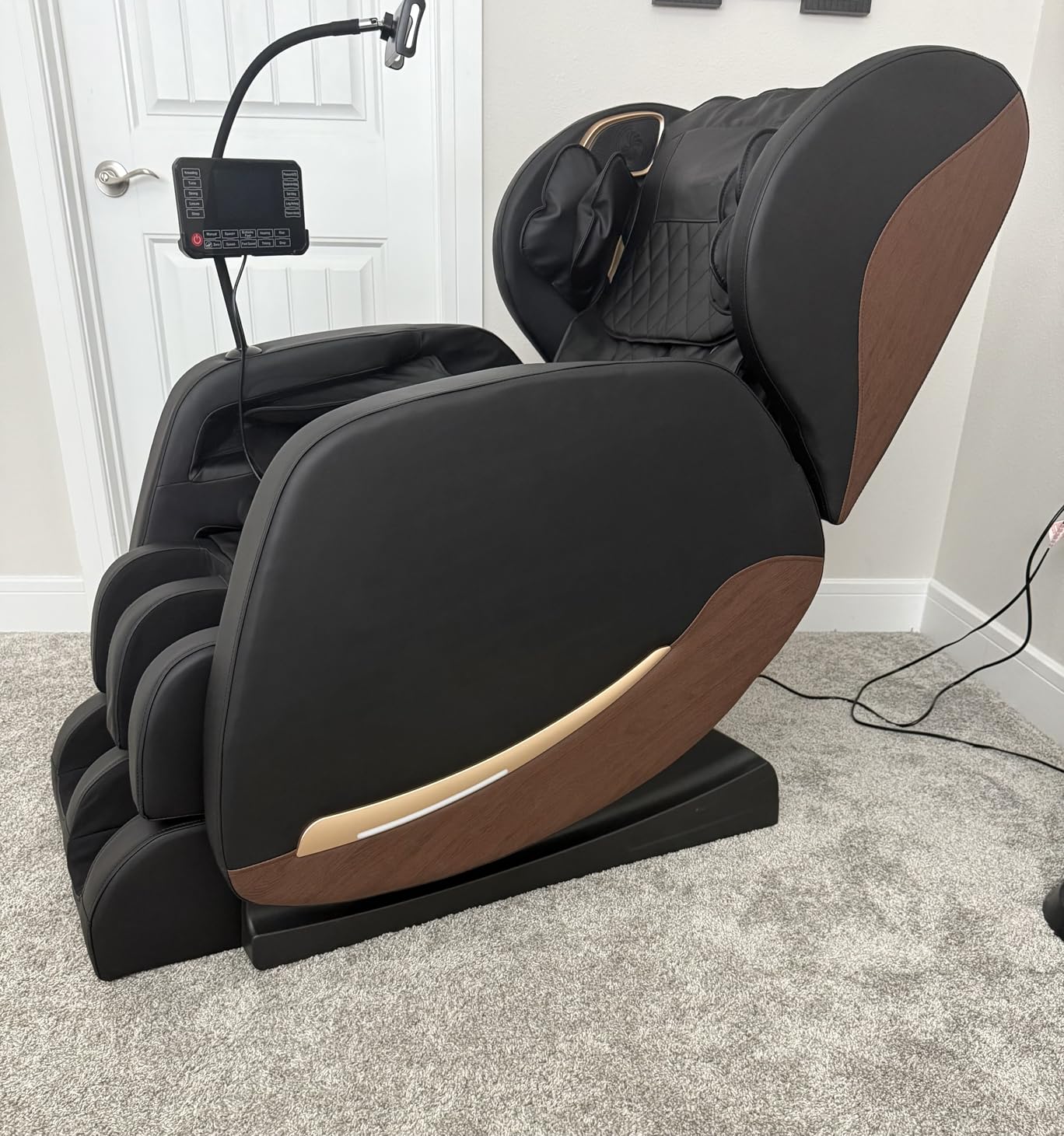 Massage Chair Full Body, 14 Fixed Rollers, Zero Gravity Recliner customer photo 2